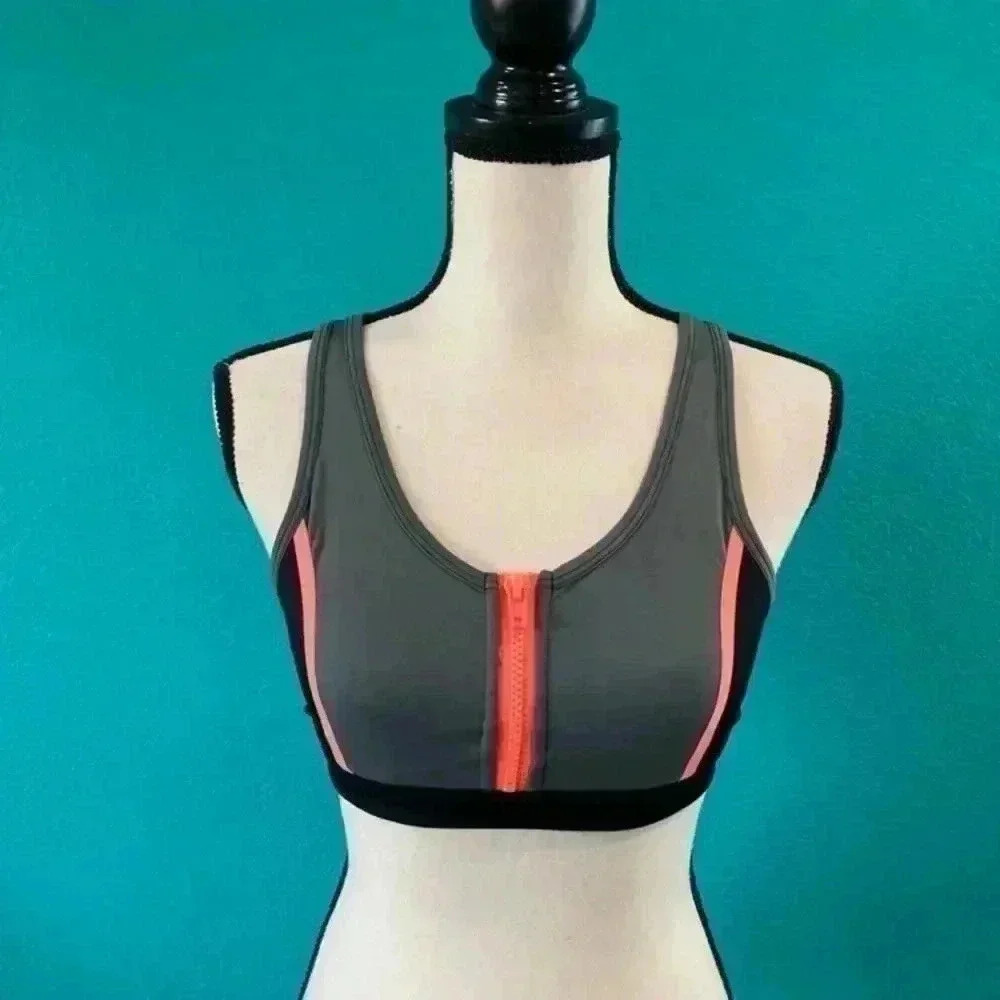 ⭐️ Athleta sports bra with a zipper